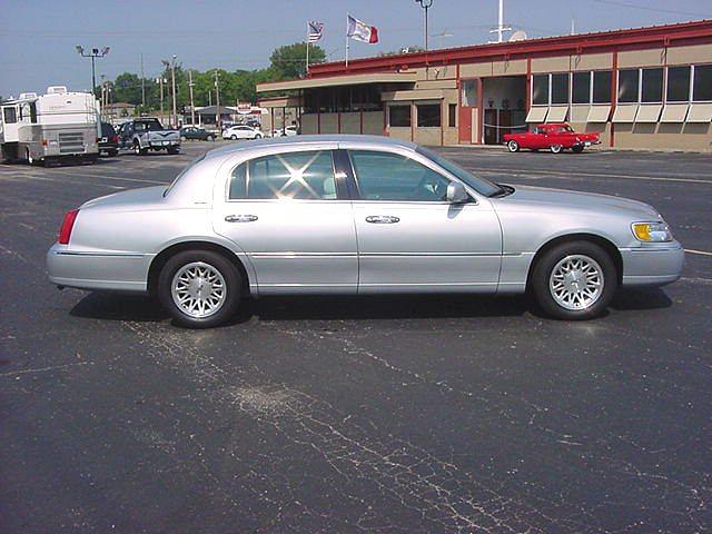 1998 LINCOLN TOWN CAR Davenport IA 52806 Photo #0001698A