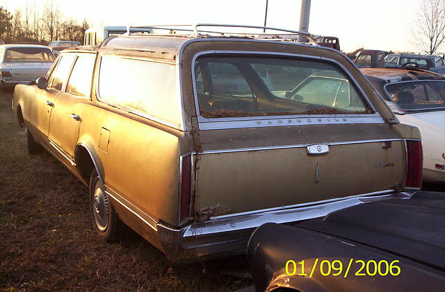 1966 OLDSMOBILE VISTA CRUISER Gray Court SC 29645 Photo #0001883A