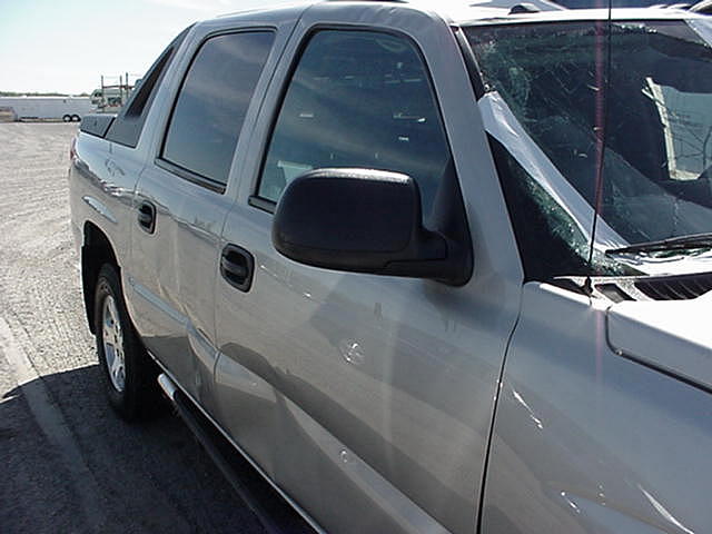 2004 Chevrolet Avalanche Z71 4x4 Rockville MN 56369 Photo #0002191A