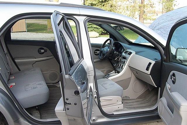 2005 Chevrolet Equinox Romeo MI 48065 Photo #0002246A