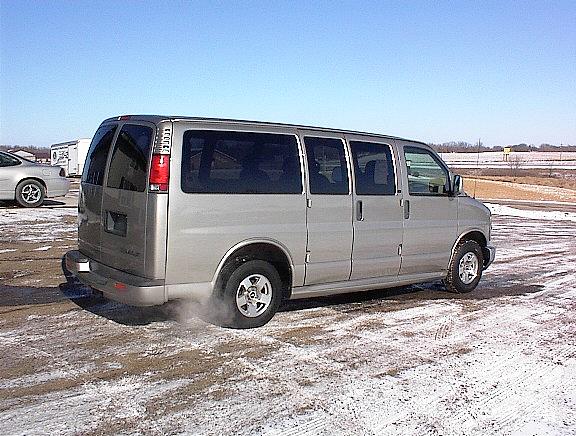 2002 Chevrolet Express Van Willmar MN 56201 Photo #0002276A