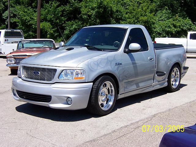 2001 FORD LIGHTNING Clinton Township MI 48035 Photo #0004718A