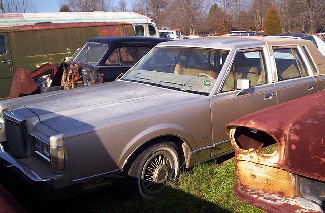 1985 LINCOLN TOWN CAR Gray Court (near Greenville) SC 29645 Photo #0005124A