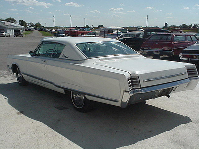 1967 CHRYSLER NEWPORT Staunton IL 62088 Photo #0005309A