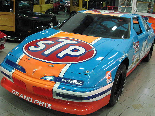 1987 PONTIAC GRAND PRIX RICHARD PETTY New York NY 10475 Photo #0005747A