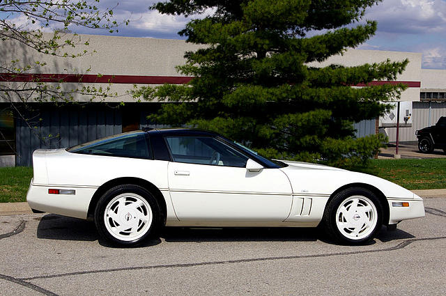 1988 CHEVROLET CORVETTE St Charles MO 63301 Photo #0006347A