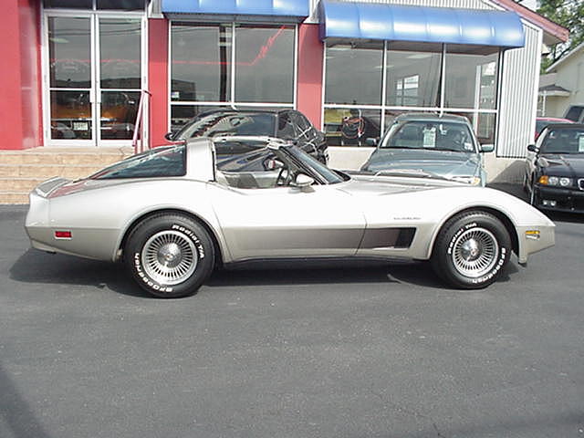 1982 CHEVROLET CORVETTE COLLECTOR EDITION 2-DOOR COUPE Austin TX 78758 Photo #0006534A