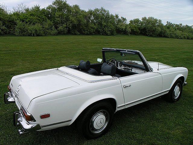 1970 MERCEDES BENZ 280SL Southampton NY 11968 Photo #0007240A