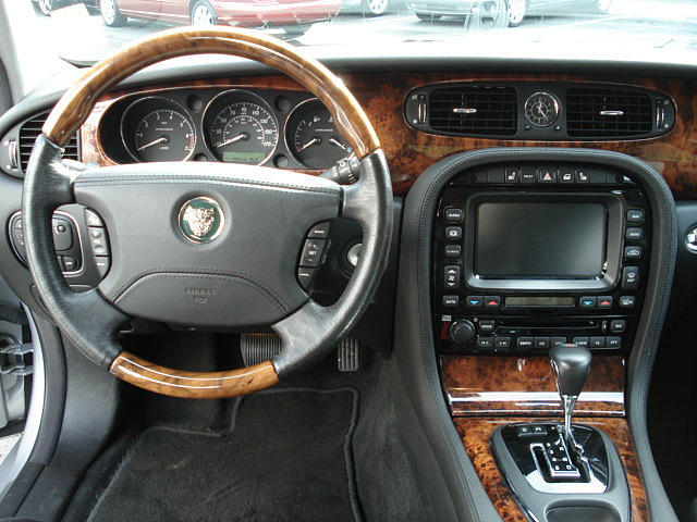 2004 JAGUAR XJR Bellevue WA 98005 Photo #0007273A