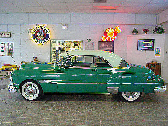 1952 PONTIAC CHIEFTAIN DELUXE Spring Grove IL 60081 Photo #0007295A