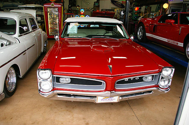 1966 PONTIAC GTO St Charles MO 63301 Photo #0008092A