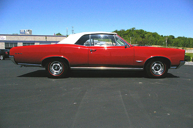 1966 PONTIAC GTO St Charles MO 63301 Photo #0008092A