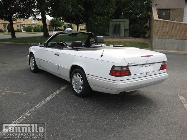 1994 MERCEDES BENZ E320 Deer Park NY 11729 Photo #0009917A