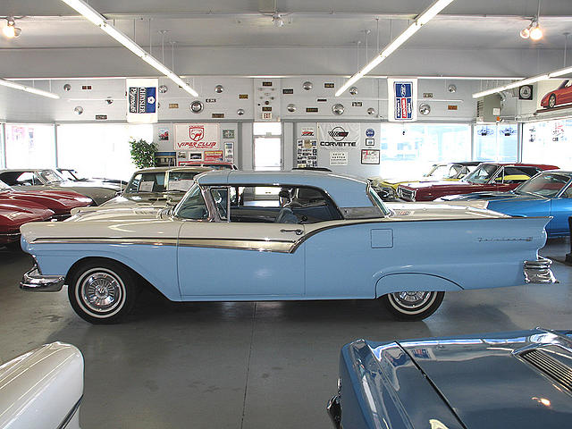 1957 FORD SKYLINER Davenport IA 52801 Photo #0010119A