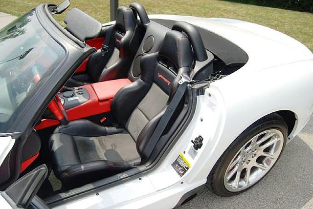 2004 DODGE VIPER SRT-10 Carmel IN 46032 Photo #0011630A