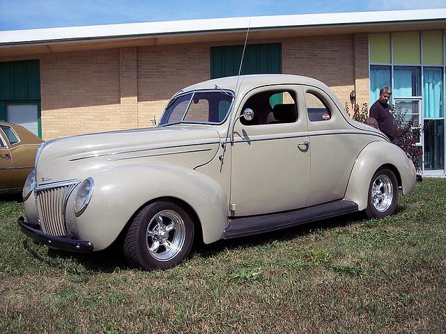 1939 FORD DELUXE Watertown MN 55388 Photo #0012775A