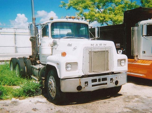 1985 MACK FORT MYERS FL Photo #0024398A