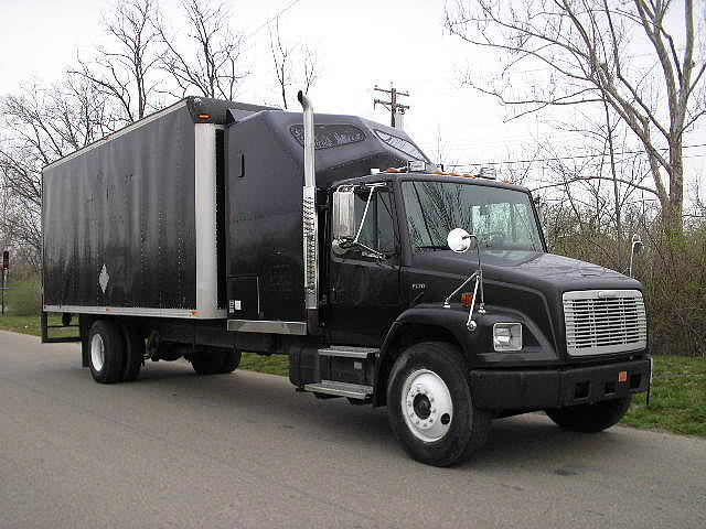 1998 FREIGHTLINER FL-70 Cincinnati OH 45241 Photo #0024577I