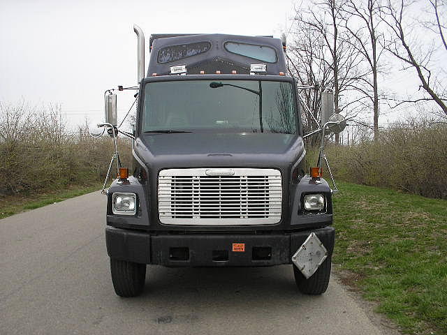 1998 FREIGHTLINER FL-70 Cincinnati OH 45241 Photo #0024577I