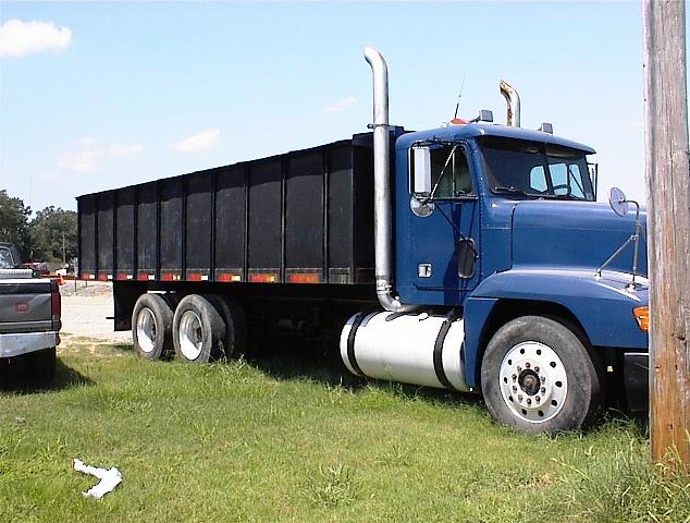 1998 FREIGHTLINER TRUCK Winnsboro LA 71295 Photo #0024581A