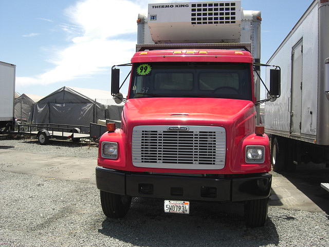 1999 FREIGHTLINER FL-70 San Diego CA 92154 Photo #0024622A