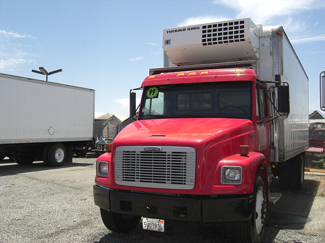 1999 FREIGHTLINER FL-70 San Diego CA 92154 Photo #0024622A