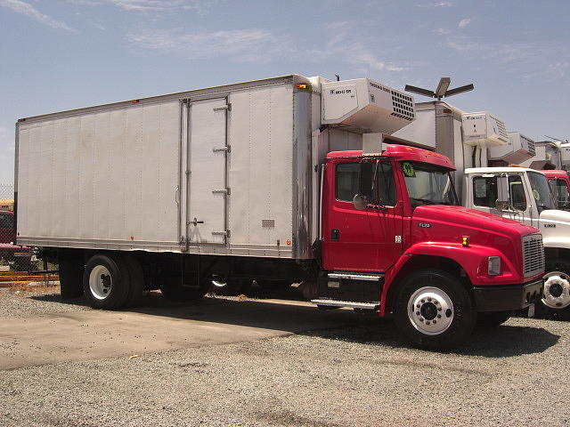 1999 FREIGHTLINER FL-70 San Diego CA 92154 Photo #0024622A