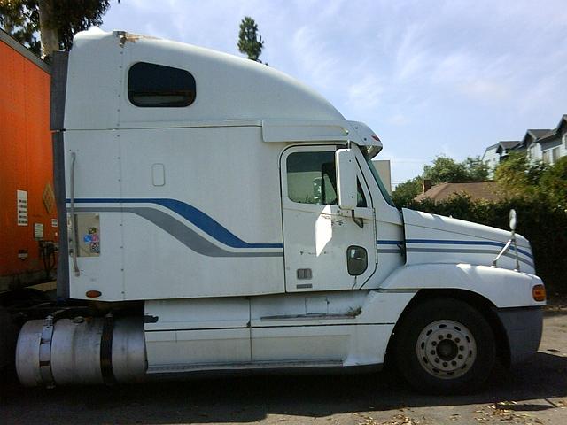 1999 FREIGHTLINER TRUCK Whittier CA 90601 Photo #0024625A