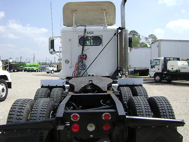 2000 FREIGHTLINER FLD11264ST Houston TX 77013 Photo #0024688A