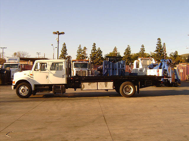 2000 INTERNATIONAL 4700 Whittier CA 90601 Photo #0024706A