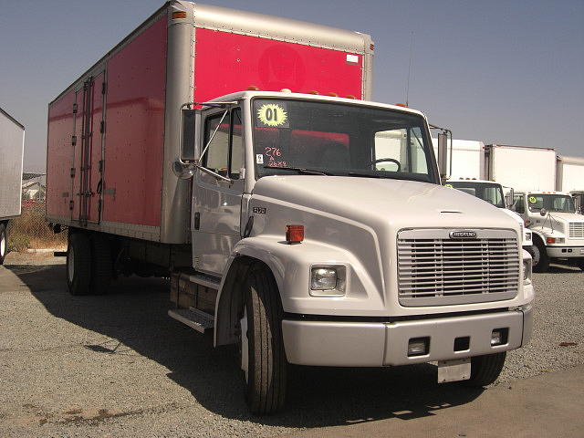 2001 FREIGHTLINER FL-70 San Diego CA 92154 Photo #0024751A