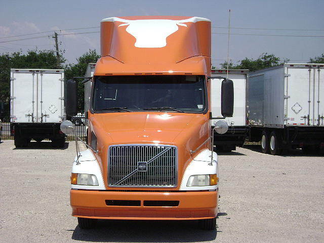 2001 VOLVO VNL64T Houston TX 77013 Photo #0024808A