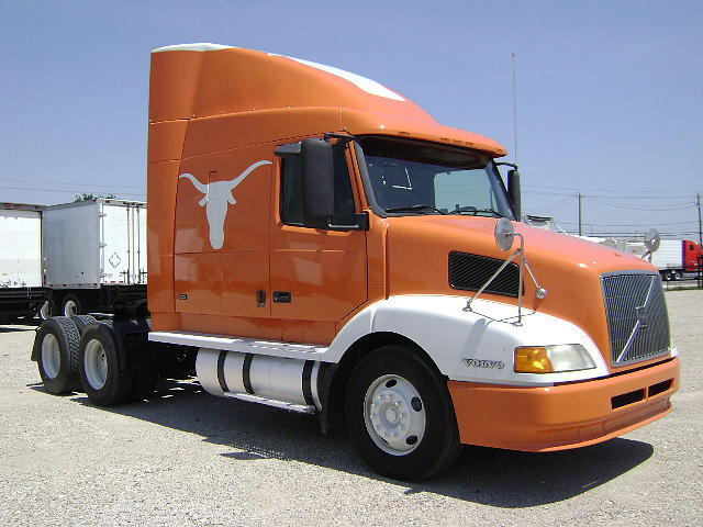 2001 VOLVO VNL64T Houston TX 77013 Photo #0024808A