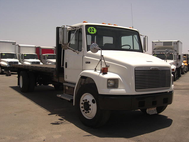 2002 FREIGHTLINER FL-70 San Diego CA 92154 Photo #0024828A