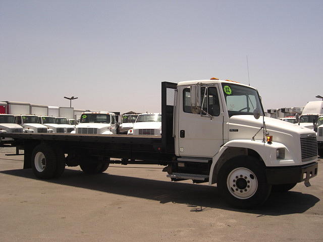 2002 FREIGHTLINER FL-70 San Diego CA 92154 Photo #0024828A