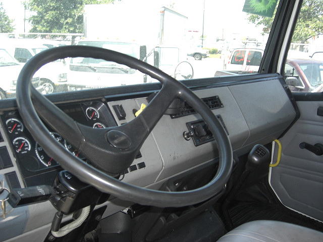 2002 FREIGHTLINER FL-70 San Diego CA 92154 Photo #0024828A