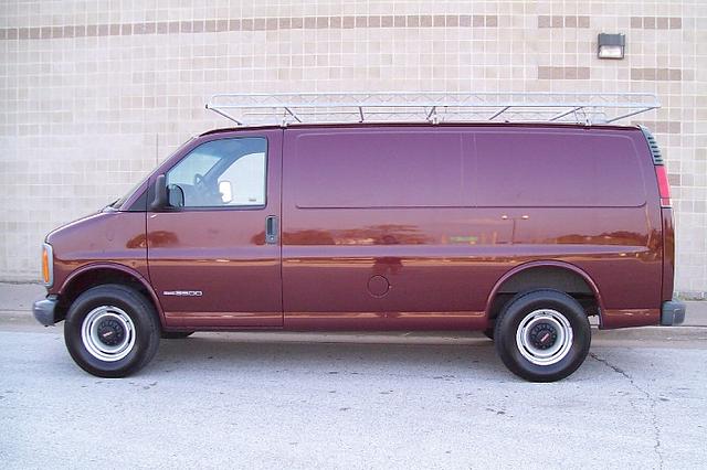 2002 GMC SAVANA 2500 Moline IL 61265 Photo #0024836A