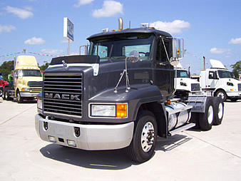 2003 MACK CH613 Porter TX 77365 Photo #0024924A