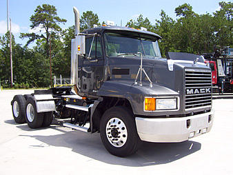 2003 MACK CH613 Porter TX 77365 Photo #0024924A