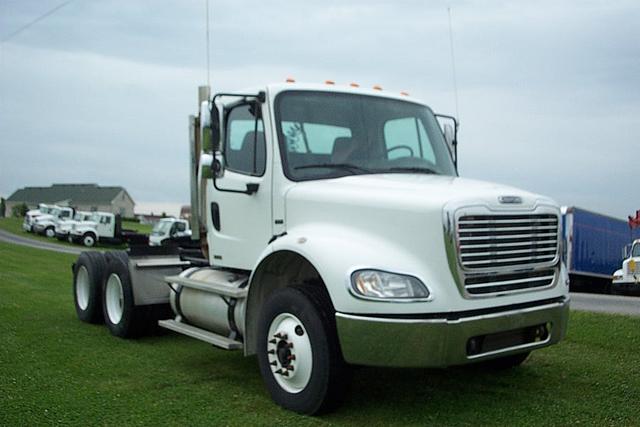 2004 FREIGHTLINER M2 Sparta KY 41086 Photo #0024974B