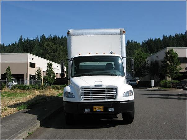 2004 FREIGHTLINER M2 Clackamas OR 97015 Photo #0024978A