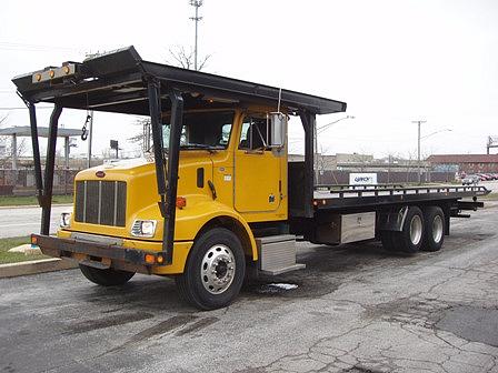 2004 PETERBILT 335 Bridgeview IL 60455 Photo #0025034D