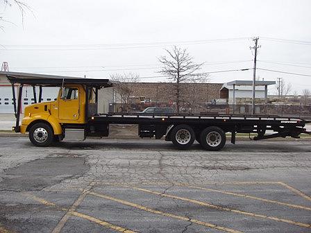 2004 PETERBILT 335 Bridgeview IL 60455 Photo #0025034D