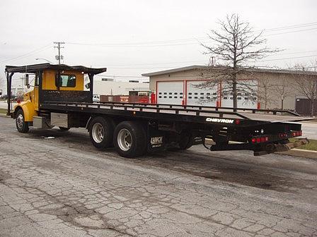 2004 PETERBILT 335 Bridgeview IL 60455 Photo #0025034D