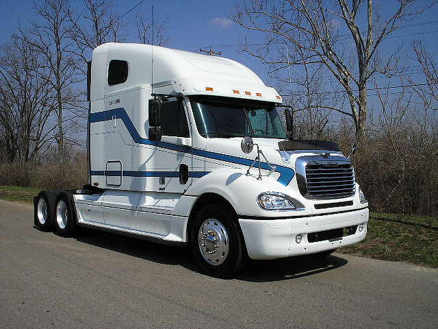 2006 FREIGHTLINER COLUMBIA Cincinnati OH 45241 Photo #0025176A