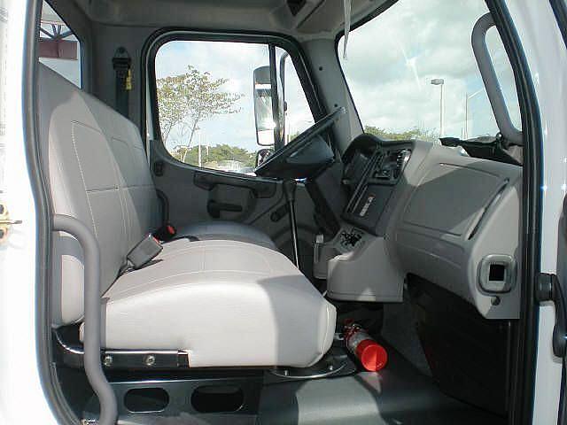 2007 FREIGHTLINER BUSINESS CLASS Pompano Beach FL 33064 Photo #0025272A