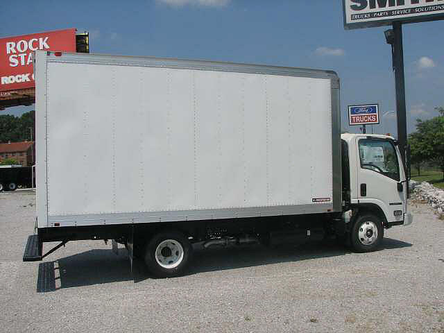 2008 ISUZU NPR Chattanooga TN 37407 Photo #0025455A