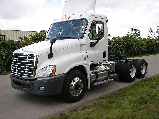 2009 FREIGHTLINER CA12564ST-CASC Cincinnati OH 45241 Photo #0025641B