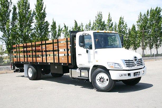 2010 HINO 268 San Jose CA 95116 Photo #0025705A