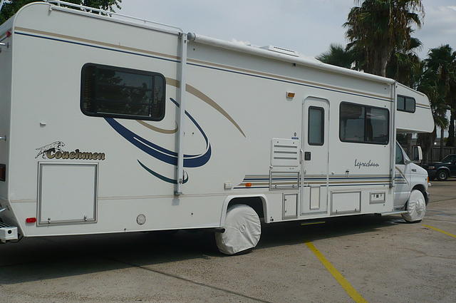 2000 Coachmen 305 MB Houston TX Photo #0025916I